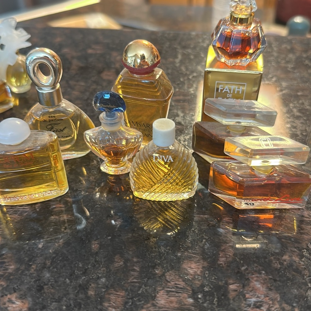 Assorted Mini Perfume Bottles Collection - Picture 8 of 10